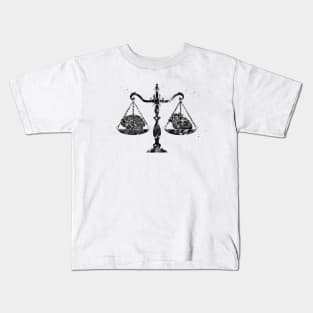 Scales heart and brain Kids T-Shirt